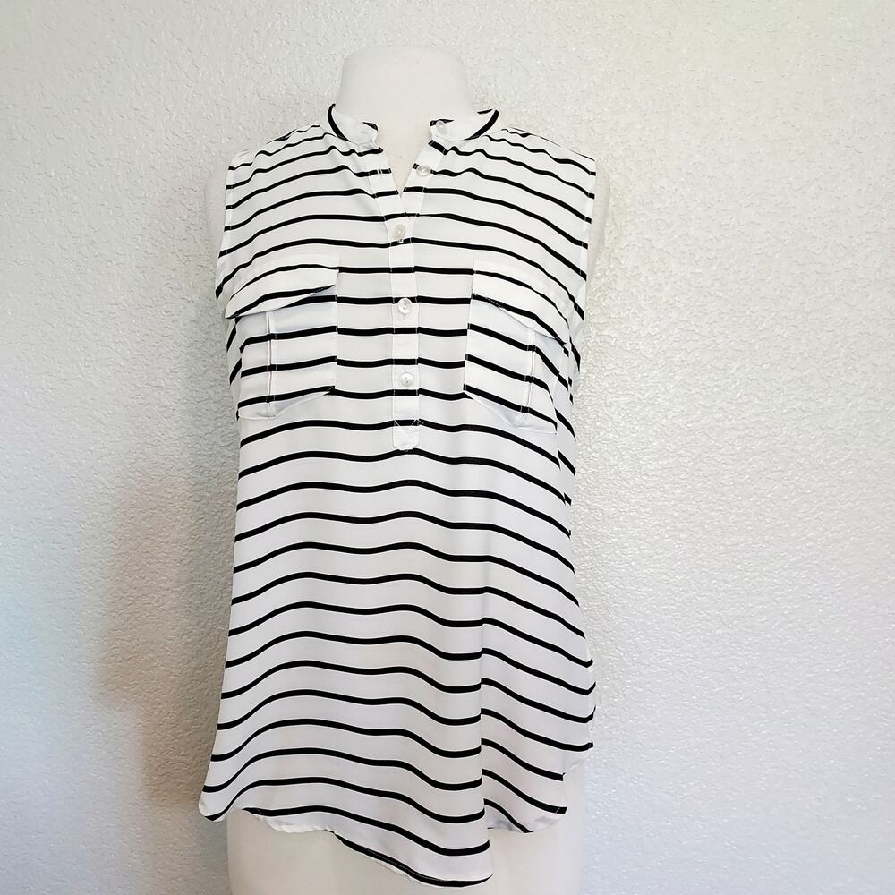 ⭐️5/$20 Forever 21 White & Black Striped Blouse Size L